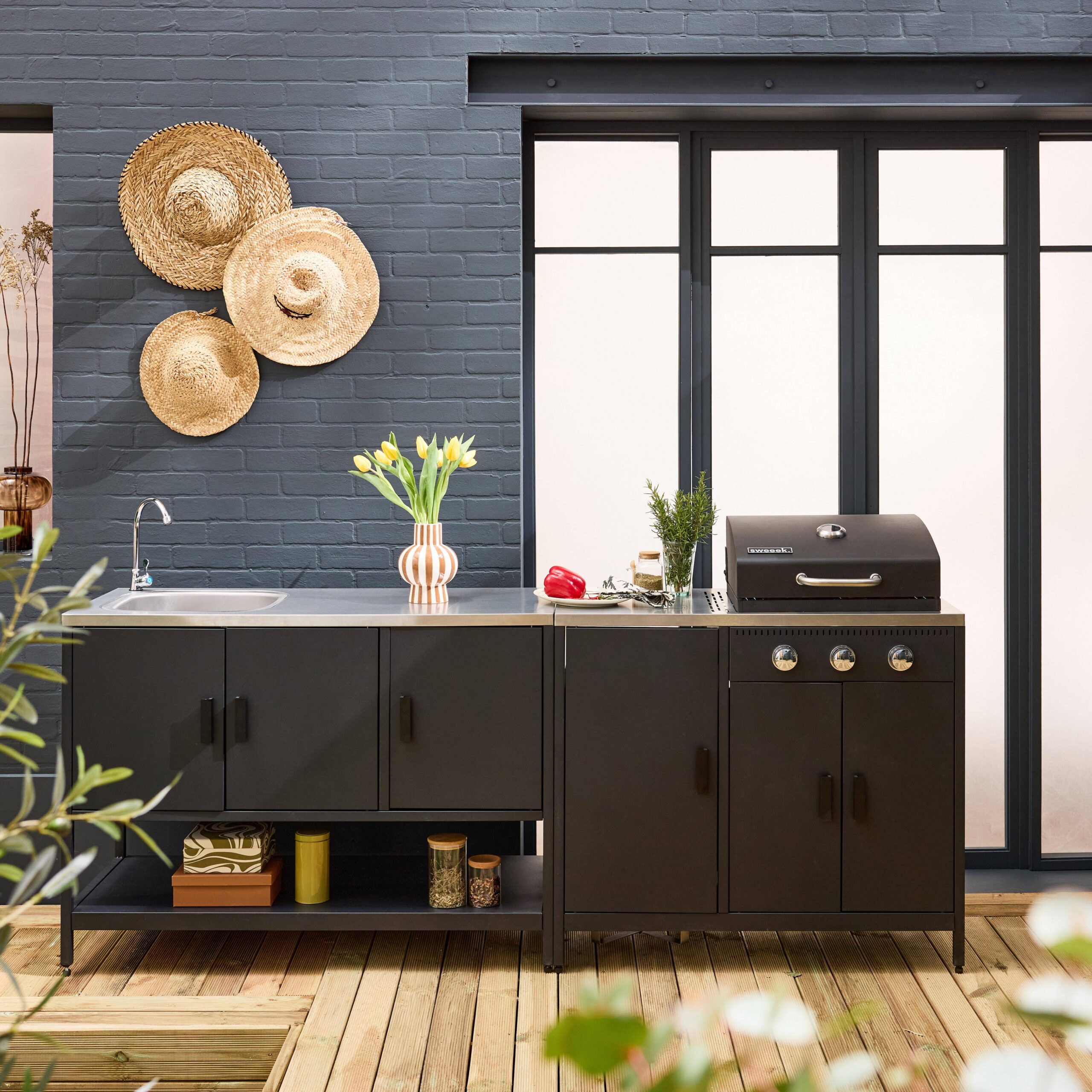 ok9003gbk-b715f7794ac8787a3fde4e34c388fe7a.jpg Cuisine d'extérieure 2 modules avec barbecue gaz 3 brûleurs sur pieds, thermomètre – Image 1