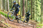 ROCKRIDER Vélo VTT All Mountain Cadre Carbone FEEL 900 S – Image 9